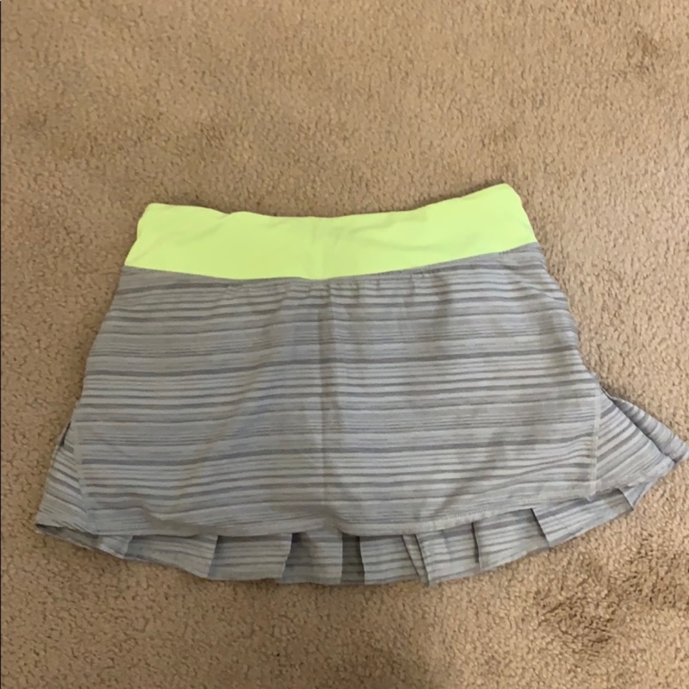 lululemon tennis skirt/yellow/grey/regular/6